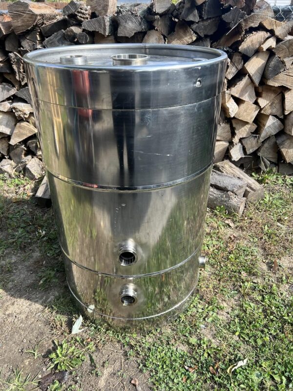 Welded 55 gallon barrel for distilling.