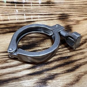 Stainless steel single pin tri-clamp.